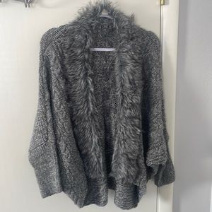 Ariat sweater in great condition